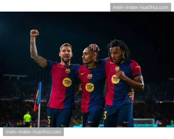 西甲国家德比半场战报:皇马1-1巴萨,贝林厄姆世界波,亚马尔迅速扳平 西甲国家德比半场战报:皇马1-1巴萨,贝林厄姆世界波,亚马尔迅速扳平